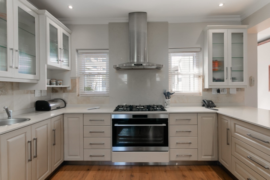 6 Bedroom Property for Sale in Thesen Islands Western Cape